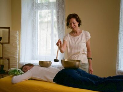 Mag. Silvia Pruckner über Craniosacral-Therapie und Klangarbeit